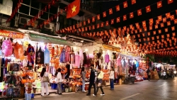 pho hang ma long lay va ma mi trong anh den halloween