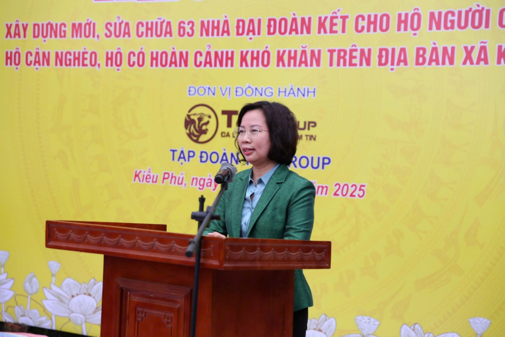 Bà Bùi Huyền Mai, Phó Chủ tịch Thường trực UBMTTQ TP. Hà Nội phát biểu tại sự kiện Bà Bùi Huyền Mai, Phó Chủ tịch Thường trực UBMTTQ TP. Hà Nội phát biểu tại sự kiện