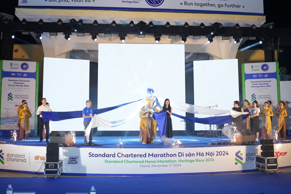 Khai mạc giải chạy Standard Chartered Marathon di sản Hà Nội 2024