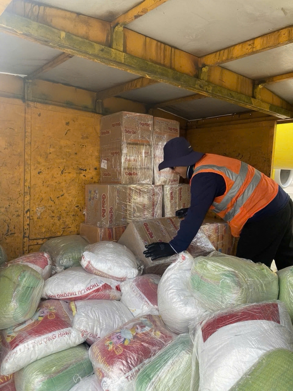 Vietravel Airlines tích cực triển khai chương trình hướng về miền Trung