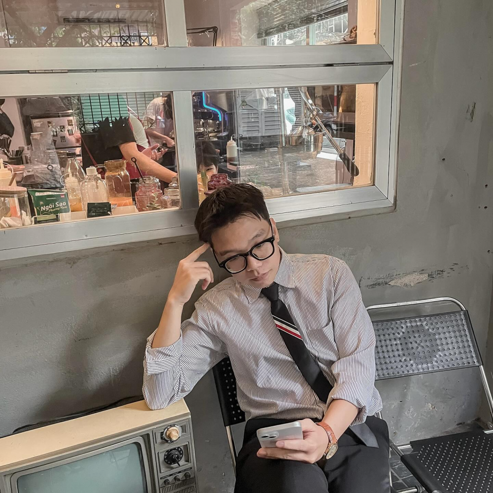 Áp lực chi tiêu cuối năm của người trẻ