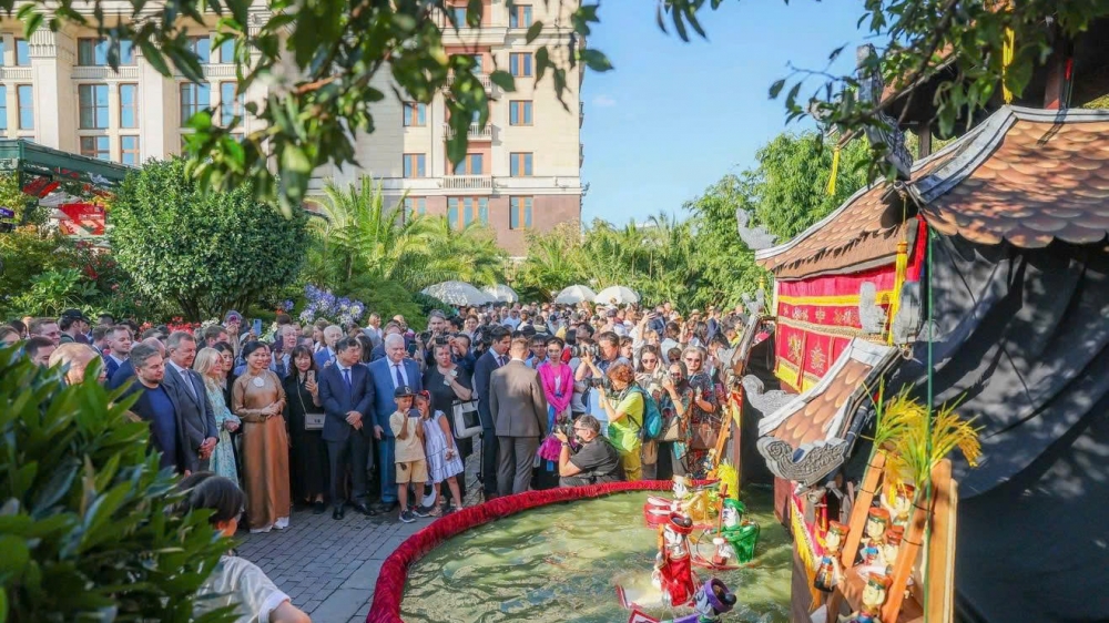 Giữ hồn Hà Nội giữa lòng thế giới