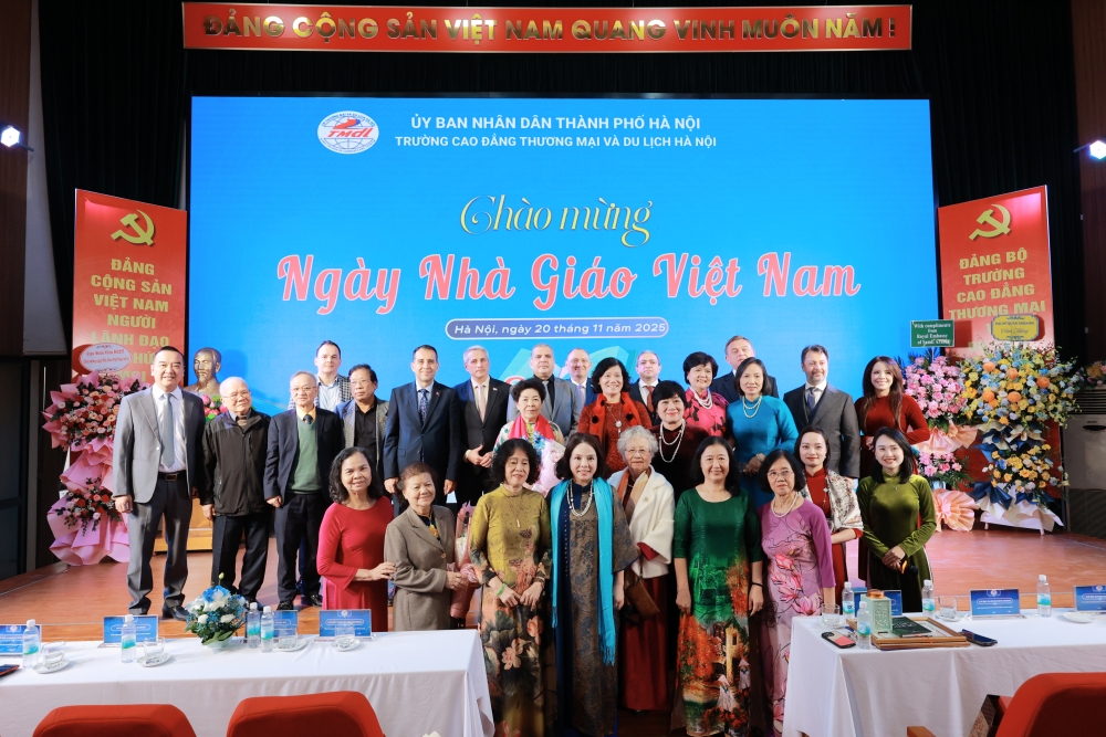 Khát vọng đổi mới trong dấu mốc 60 năm phát triển