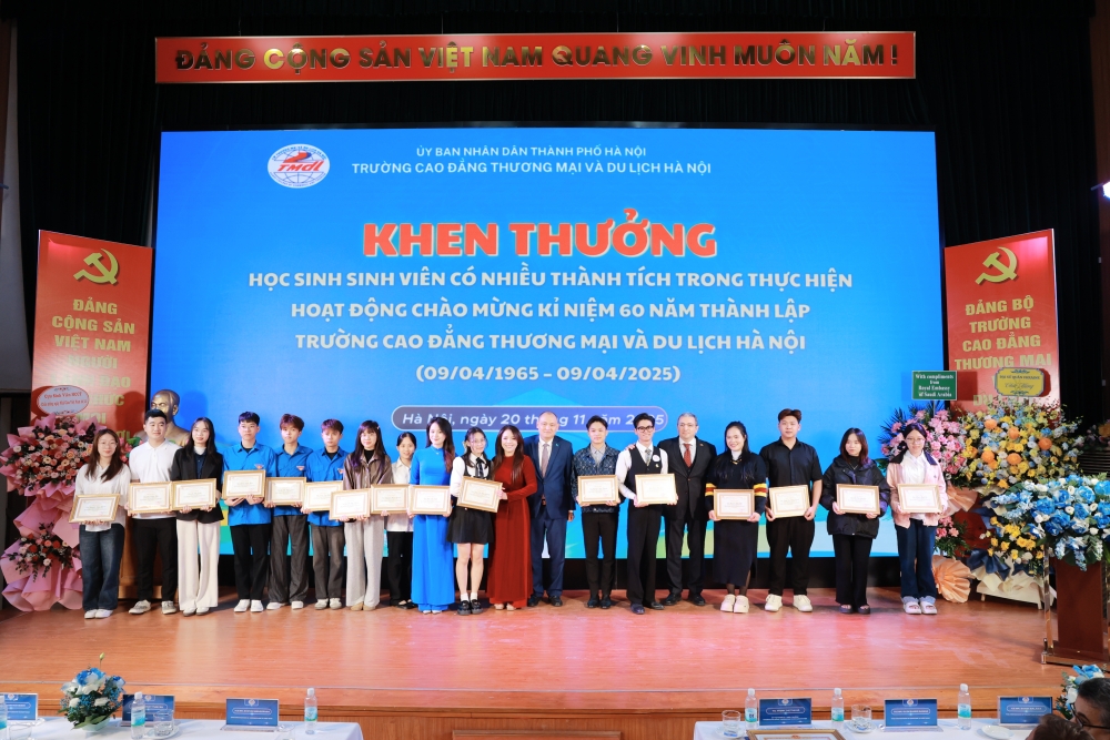 Khát vọng đổi mới trong dấu mốc 60 năm phát triển