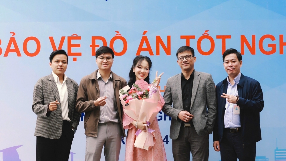 Nữ thủ khoa kép ngành Công nghệ Vật liệu và khát vọng chinh phục khoa học