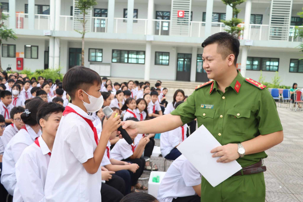 Hà Nội: Tuyên truyền cho học sinh về đảm bảo an toàn dịp Tết Nguyên đán 2025