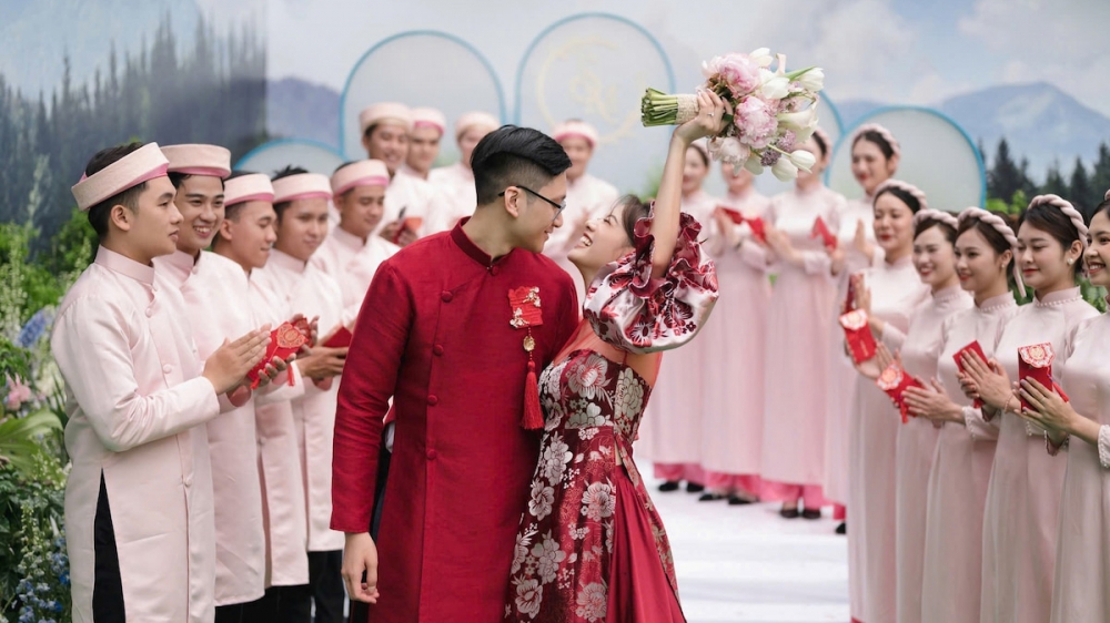 Áp lực "không hồi kết" của giới trẻ trong "mùa cưới"