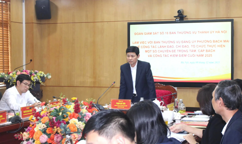 Phường Bạch Mai siết chặt kỷ cương, tháo gỡ các điểm nghẽn đô thị Phường Bạch Mai siết chặt kỷ cương, tháo gỡ các điểm nghẽn đô thị