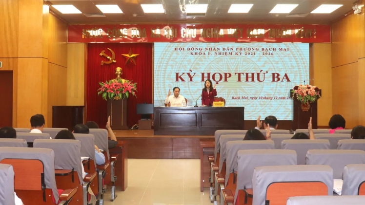 HĐND phường Bạch Mai tăng tốc quy trình, đổi mới hình thức trong kỳ họp thứ 3