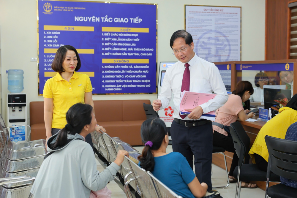 Phường Vĩnh Hưng đẩy mạnh số hóa dịch vụ hành chính công Phường Vĩnh Hưng đẩy mạnh số hóa dịch vụ hành chính công