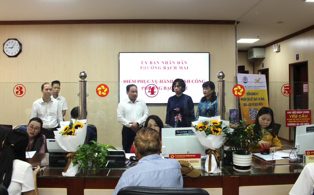 Phường Bạch Mai: Triển khai nhiều công trình trọng điểm với quyết tâm cao phục vụ Nhân dân Phường Bạch Mai: Triển khai nhiều công trình trọng điểm với quyết tâm cao phục vụ Nhân dân