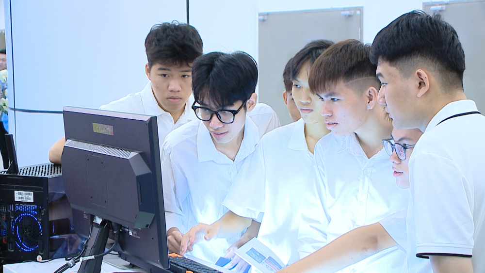 Gen Z nên ưu tiên những yếu tố nào để chọn ngành học trong kỷ nguyên AI? Gen Z nên ưu tiên những yếu tố nào để chọn ngành học trong kỷ nguyên AI?