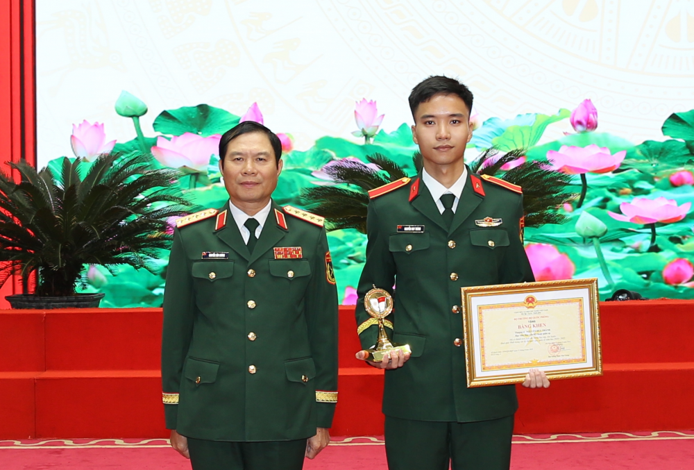 Hành trình bền bỉ của trí tuệ và kỷ luật Hành trình bền bỉ của trí tuệ và kỷ luật