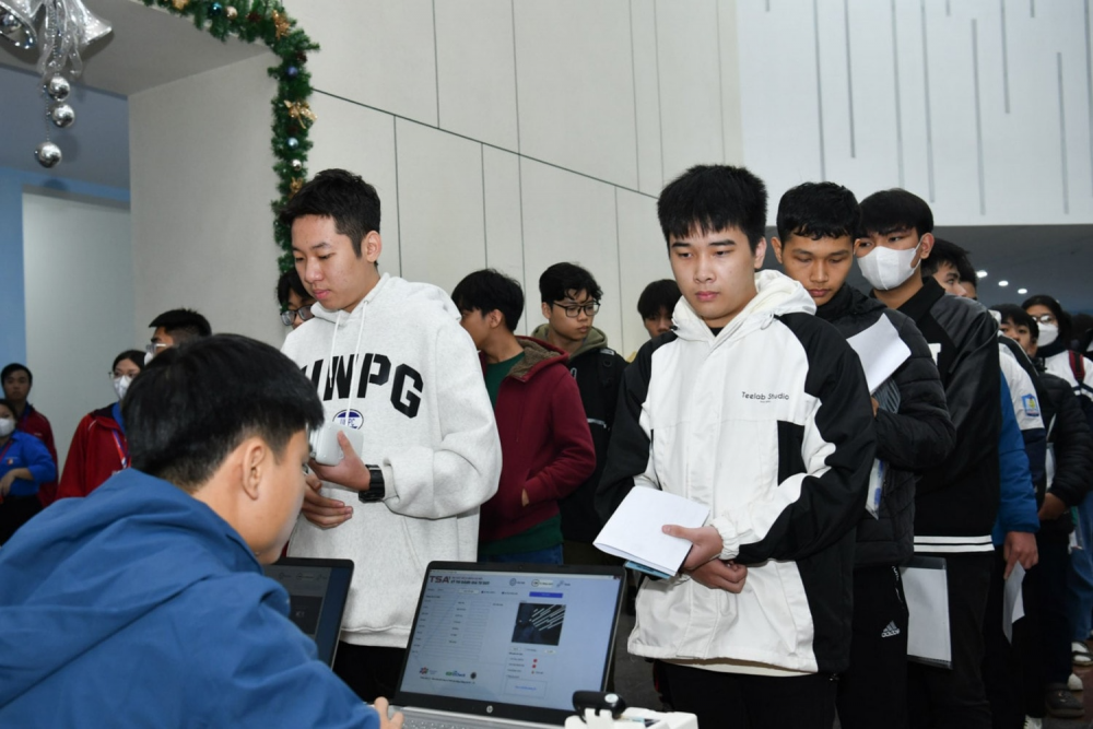 Gần 17.000 thí sinh đăng ký thi đánh giá tư duy đợt I Gần 17.000 thí sinh đăng ký thi đánh giá tư duy đợt I