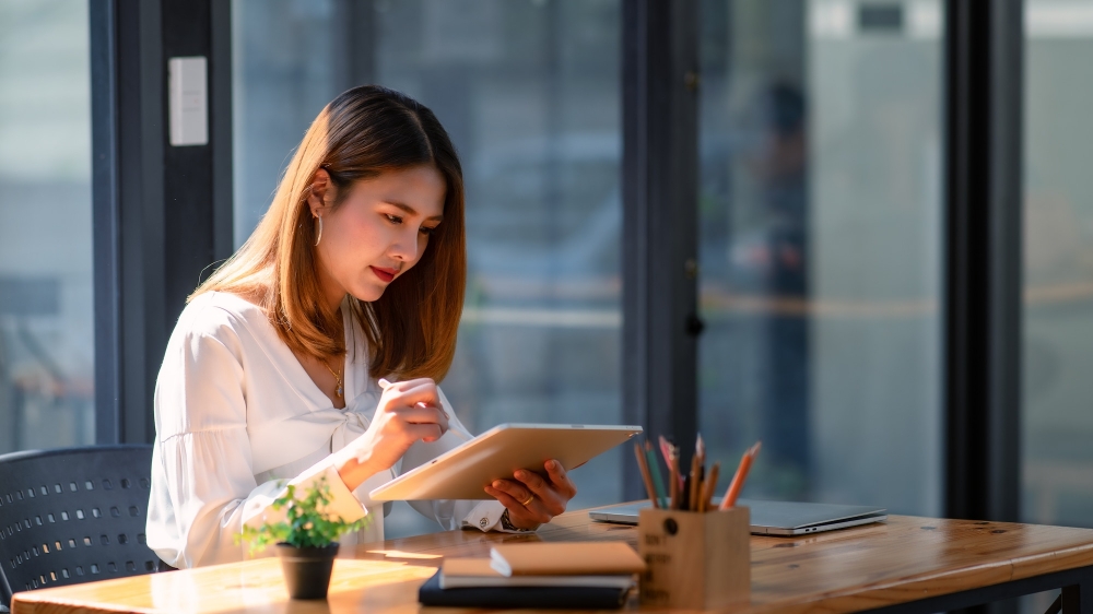 Công việc cuối năm kéo dài, nhiều người trẻ "kiệt sức" trước thềm Tết