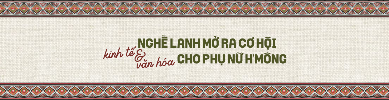 Phụ nữ H'Mông dệt nên sợi lanh “tự chủ”