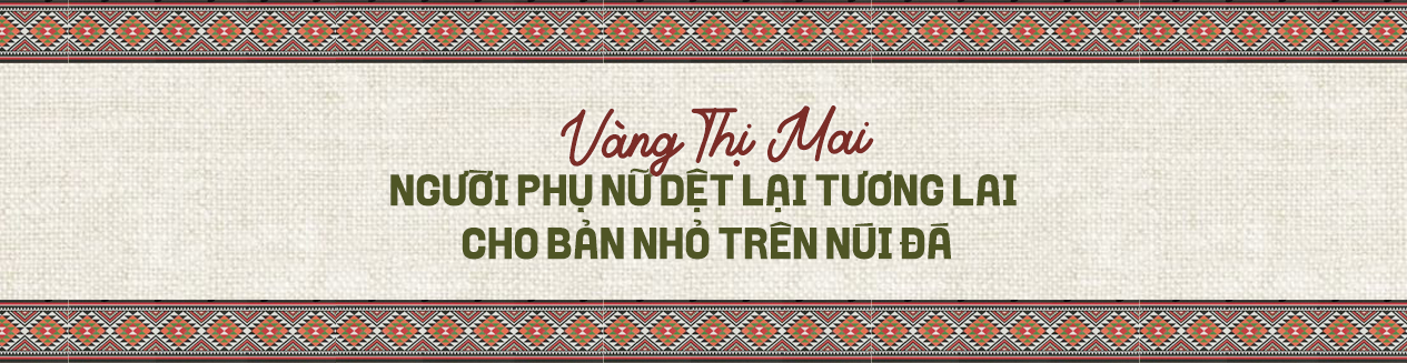 Phụ nữ H'Mông dệt nên sợi lanh “tự chủ”