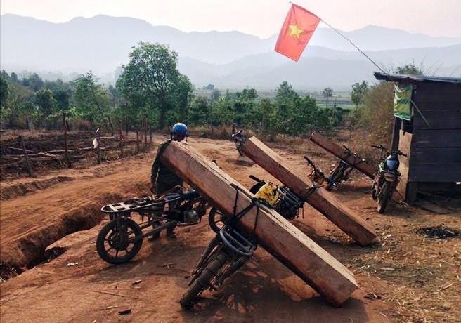 Liên tiếp “mật phục” bắt giữ lâm tặc vận chuyển gỗ lậu