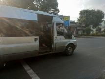 Gia Lai: Bất chấp lệnh cấm xe khách vẫn bắt khách trên đường