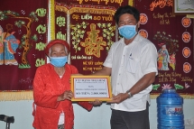Cụ bà 90 tuổi thiện tâm giúp người nghèo, ủng hộ 2 triệu đồng chống dịch