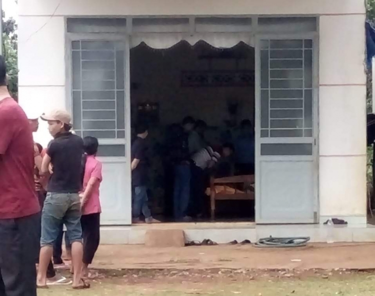 Lao vào quán Internet chém thanh niên tử vong