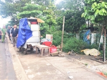 Người phụ nữ bán bánh mì tử vong “bất thường” bên vệ đường