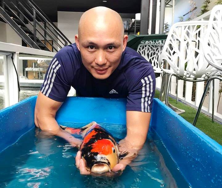 Chàng trai phố núi bỏ hàng tỷ đồng để nuôi cá koi