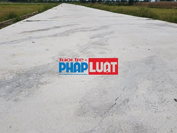 Quảng Bình: Đường giao thông gần 10 tỷ vừa thi công xong đã nứt gãy chằng chịt quang binh duong giao thong gan 10 ty vua thi cong xong da nut gay chang chit