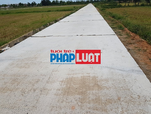 Quảng Bình: Đường giao thông gần 10 tỷ vừa thi công xong đã nứt gãy chằng chịt quang binh duong giao thong gan 10 ty vua thi cong xong da nut gay chang chit