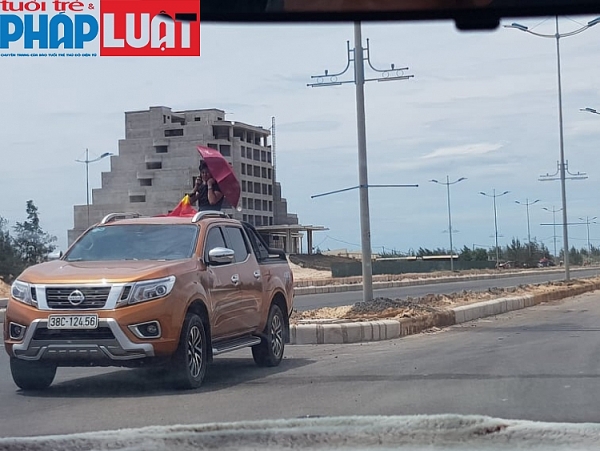 hang chuc xe ban tai nissan navara chan duong to chuc dua xe trai phep