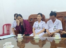 Những thông tin mới nhất về bé sơ sinh chào đời với vết thương trên cổ