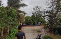 quang binh them 1 chau be duoi nuoc thuong tam vi mua lu