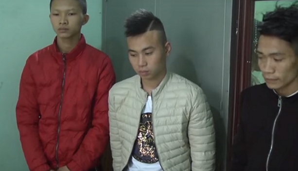 thanh hoa bat nhom thanh nien hon chien bang vu khi nong