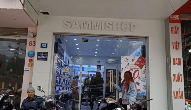 sammi shop an minh duoi vo boc hang xach tay ke kiem loi bat chinh