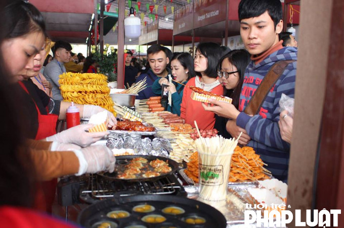 Đến với lễ hội ẩm thực Châu Á bạn sẽ được vui chơi, ăn uống và trải nghiệm. Hãy giành cho bản thân một chút ưu ái ngày cuối tuần cùng lễ hội ẩm thực Châu Á nhé !