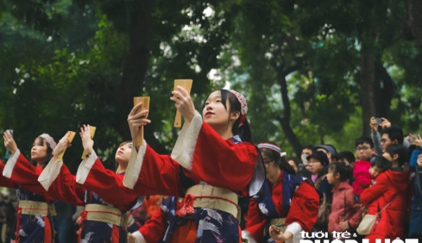 le hoi dat nuoc mat troi moc duoc tai hien ngay giua long ha noi