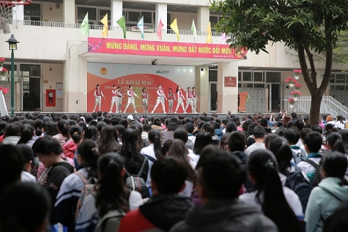 Hàng ngàn thí sinh tập trung dự lễ khai mạc và tham gia vòng sơ khảo cuộc thi.