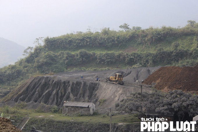 Khai trường của Công ty TNHH MTV Apatit Việt Nam bị tố lấn chiếm của người dân.