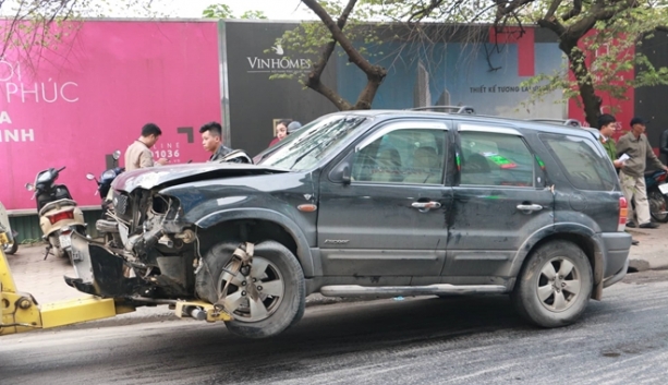 ha noi xe dien dam lien hoan cu ba 73 tuoi thiet mang