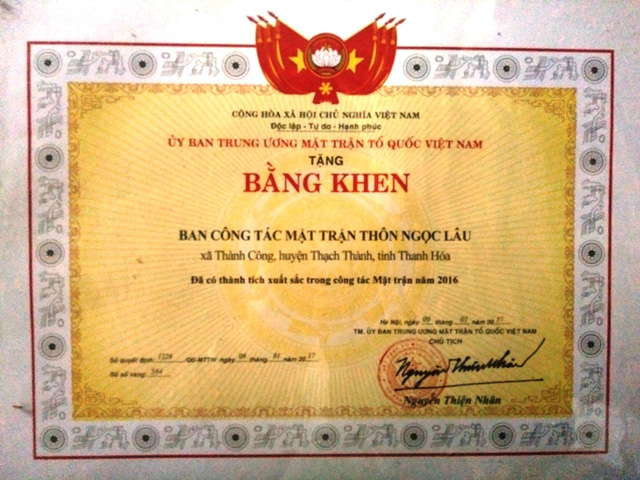 Thôn Ngọc Lâu còn được Chủ tịch UB MTTQ Việt Nam tặng bằng khen