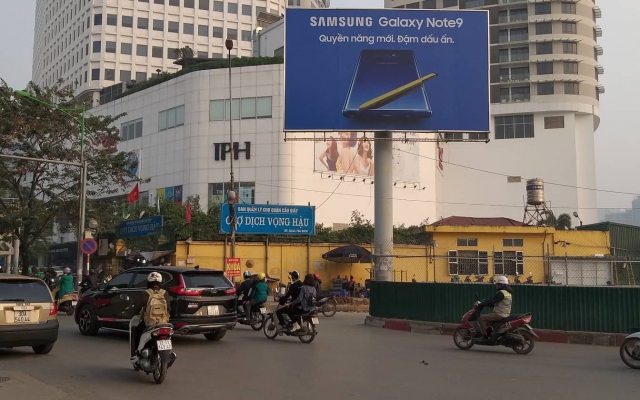 UBND TP Hà Nội chỉ đạo làm rõ kiến nghị của các tiểu thương tại chợ Nông sản Dịch Vọng Hậu