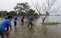 ao xanh tinh nguyen cham soc suc khoe cong dong