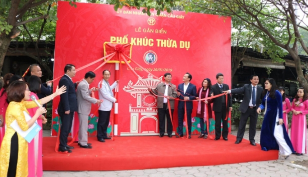 ha noi gan bien ten pho khuc thua du tu mo va nguyen quoc tri