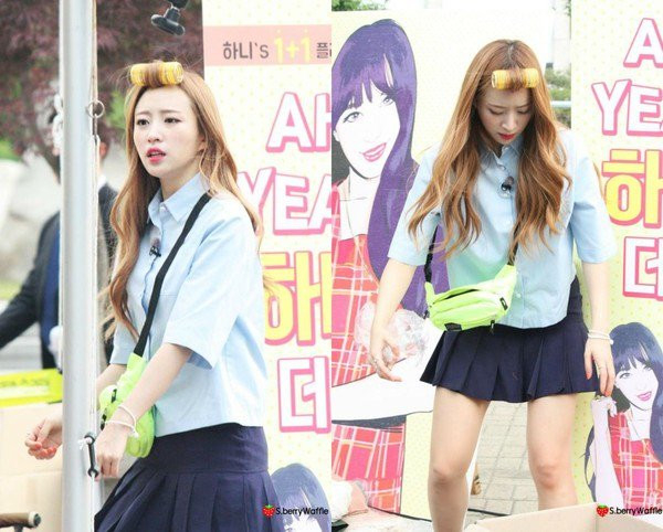 Dù xuất hiện ở đâu thì chiếc lô cũng là vật bất ly thân của Hani