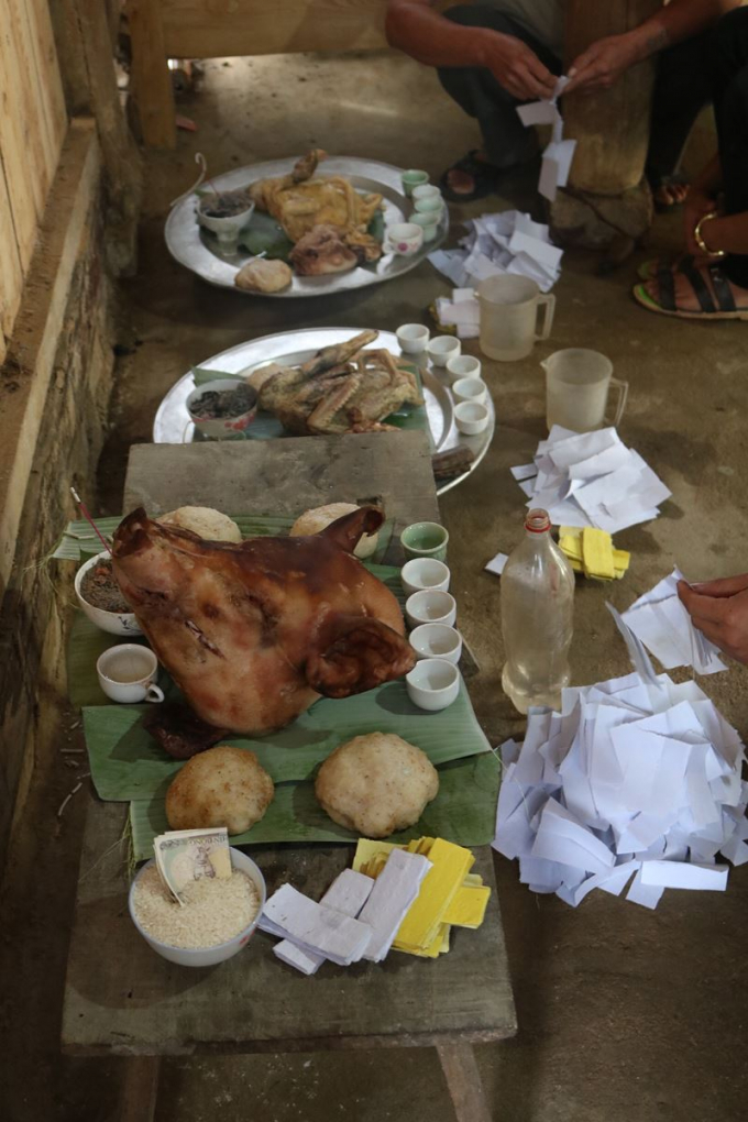 Ba mâm cỗ của người dân tộc Dao quần chẹt