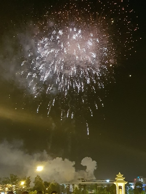 Pháo hoa bắn tại Bắc Giang là tầm thấp.
