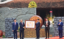 Thủ tướng Nguyễn Xuân Phúc trao Bằng xếp hạng di tích Quốc gia đặc biệt Gò Đống Đa