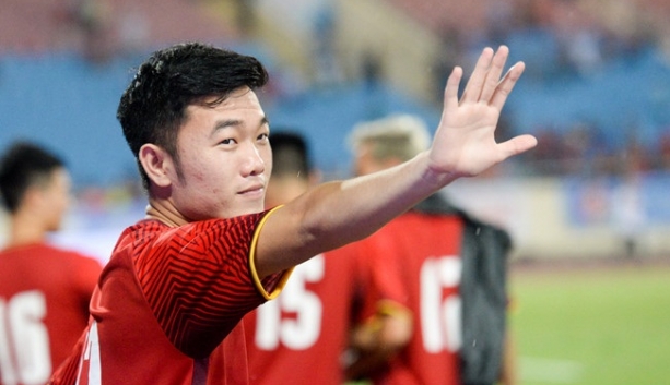 xuan truong vuot qua kiem tra y te o buriram united