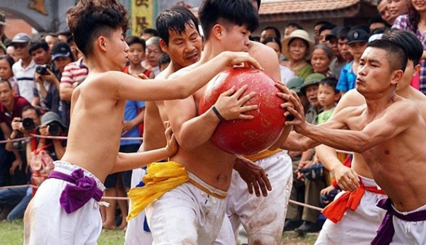 trai ha noi minh tran du le hoi vat cau dau xuan