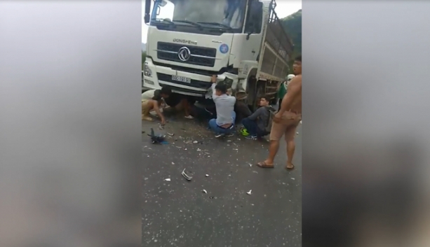 phuot thu gap tai nan khi phong xe may voi toc do cao